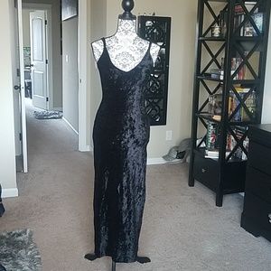 Crushed velvet black dress